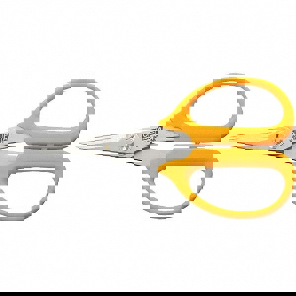 Scissors: Stainless Steel Blade